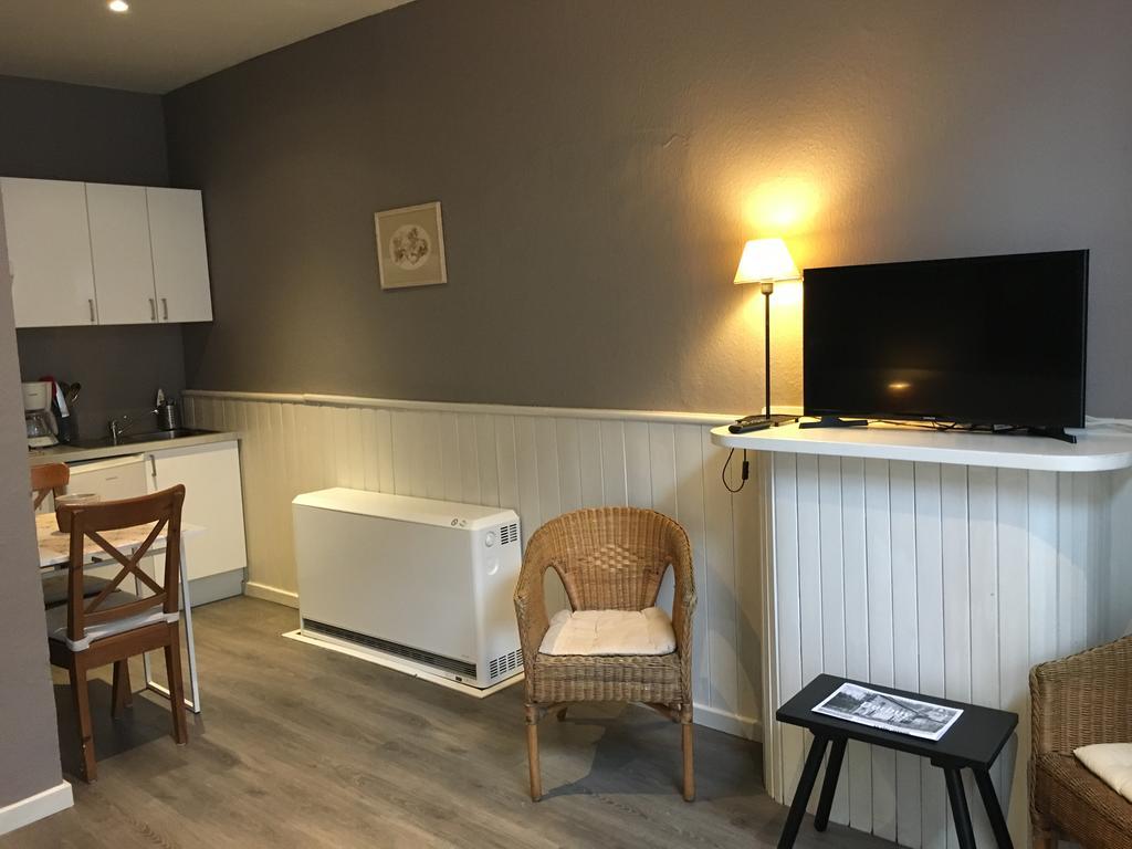 Studio Et Appartement La Tete En L'Air 杜柏 外观 照片